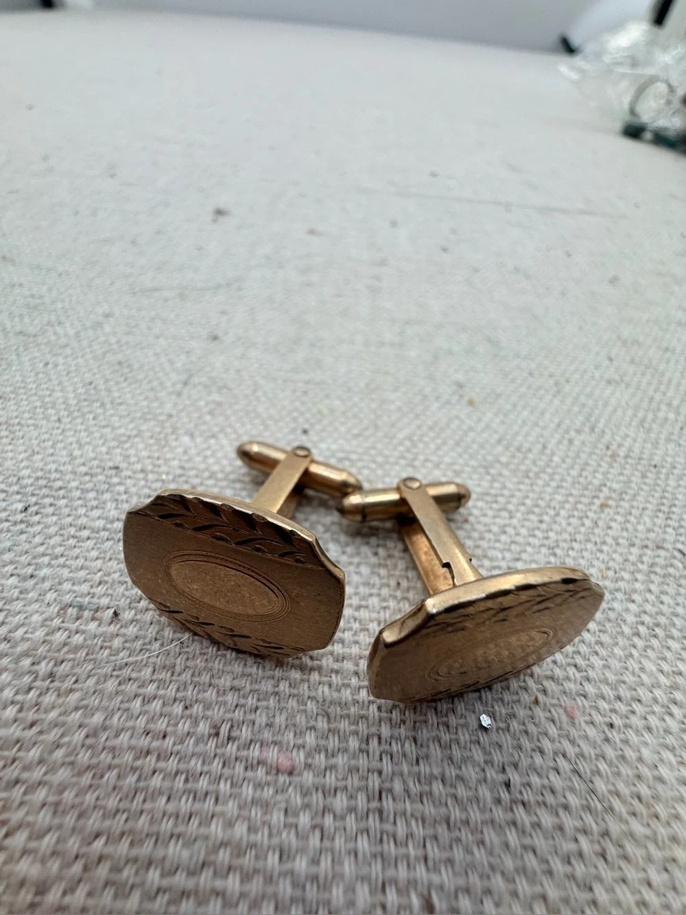 Gold-Tone Oval Inset Cuff Links - Classic Men's Accessory